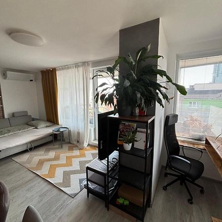 Premiere Apartment Bratislava - Private Parking Dış mekan fotoğraf