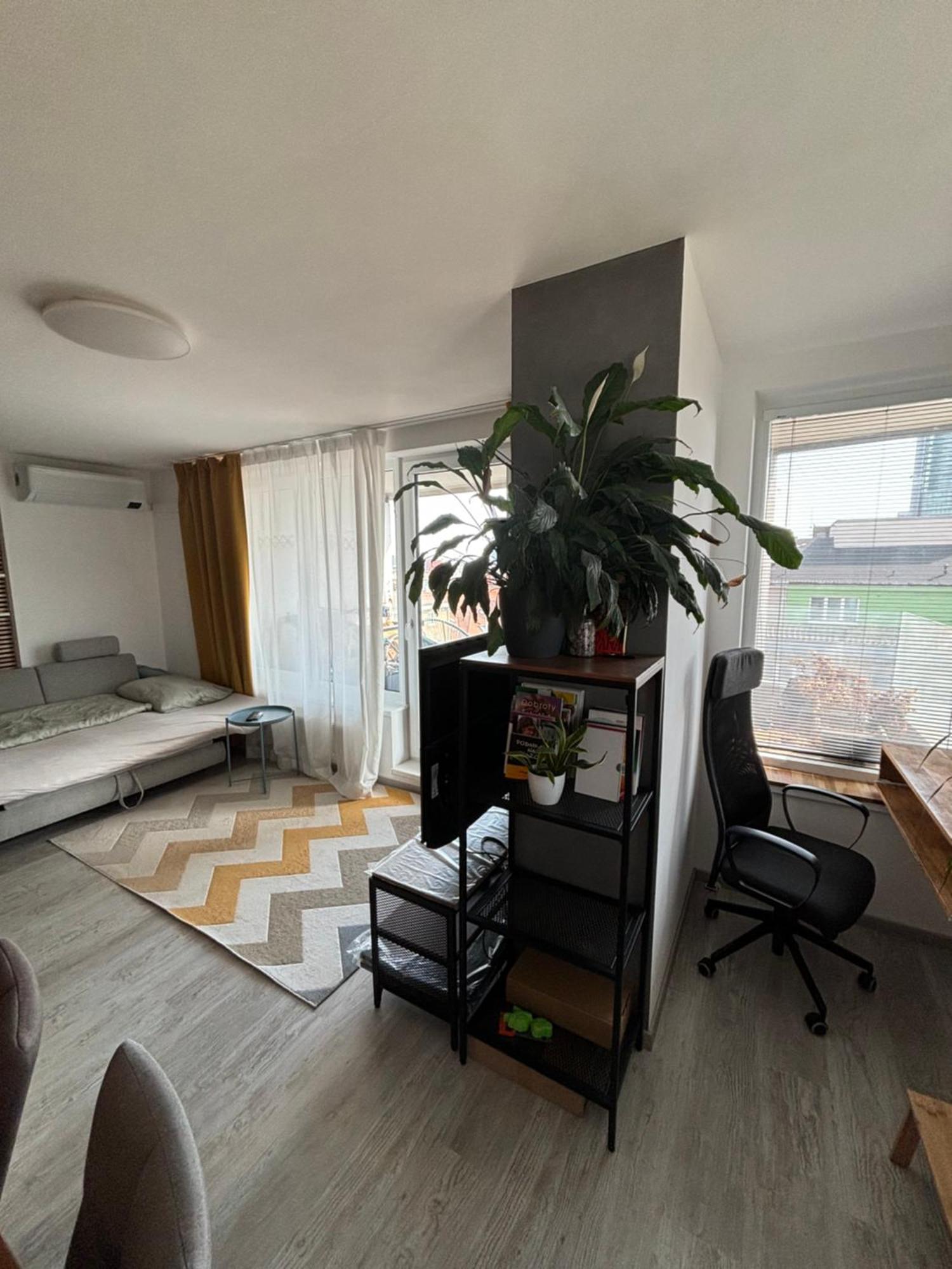 Premiere Apartment Bratislava - Private Parking Dış mekan fotoğraf
