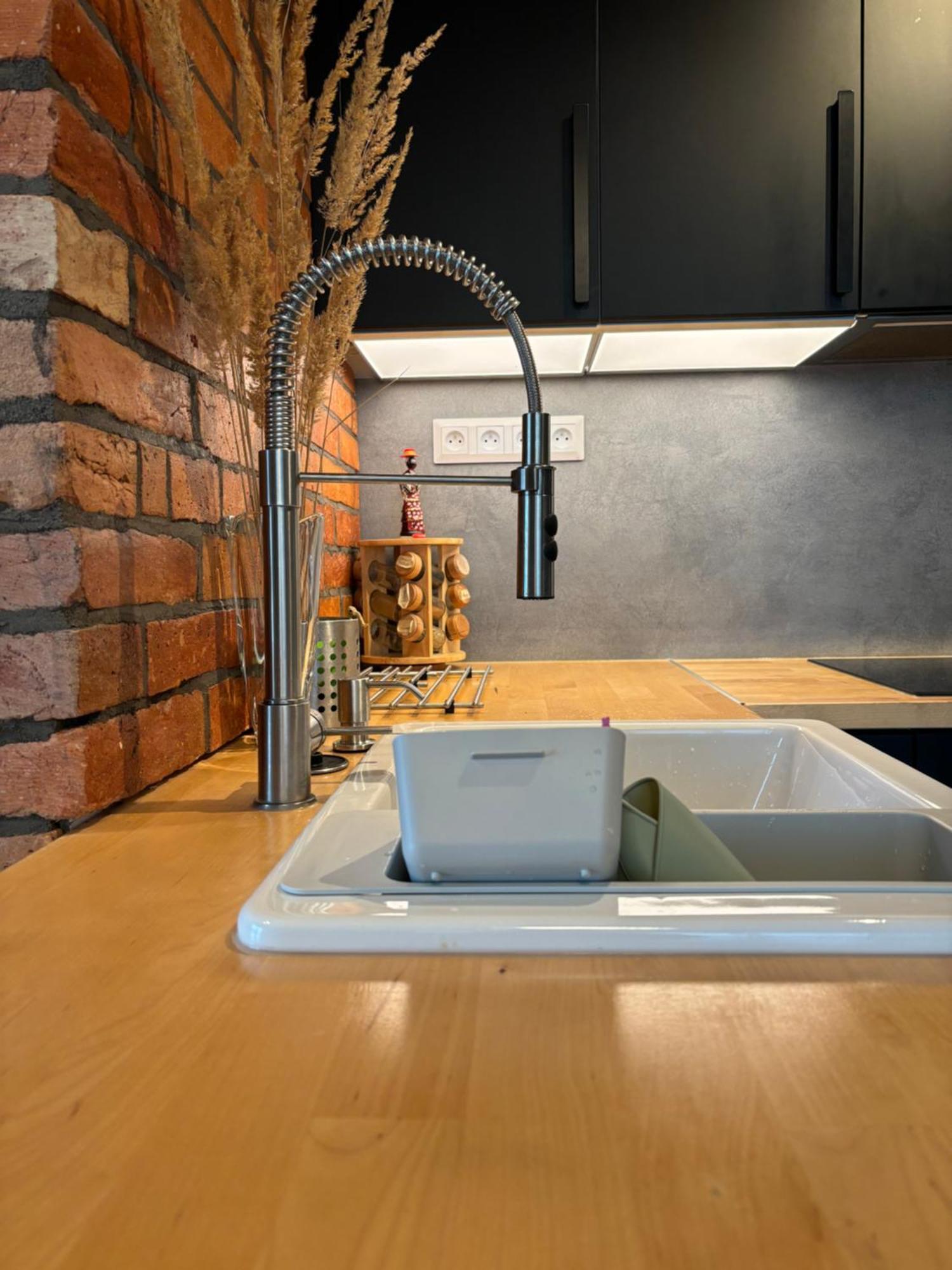 Premiere Apartment Bratislava - Private Parking Dış mekan fotoğraf